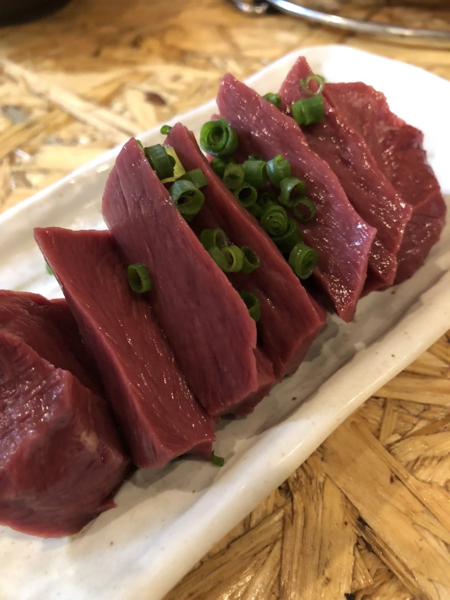 肉の角で紙が切れるんじゃないか？ってほど新鮮なハツ！
